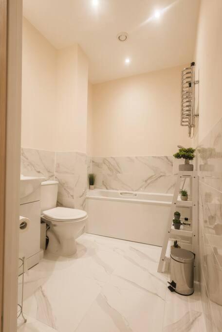 Апартаменты Ocean - 2 Bed Flat Sleeps 6 With Gym Access Саутгемптон Экстерьер фото